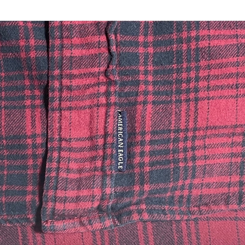 American Eagle Outfitters Plaid Flannel Shirt Red Black Cotton Long Sleeve Men's - Picture 4 of 5